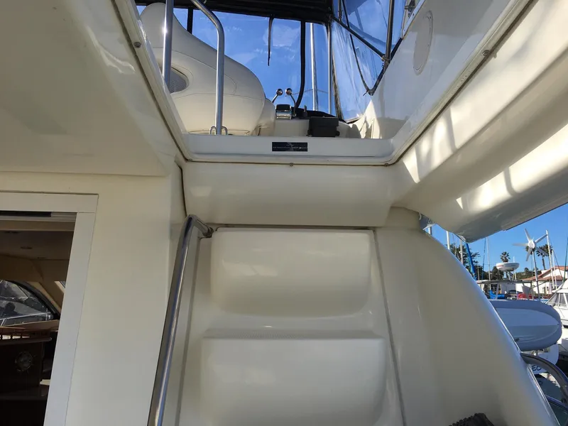 2005 Meridian 381 Sedan