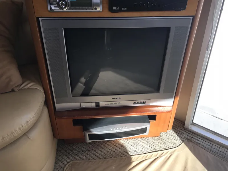 2005 Meridian 381 Sedan