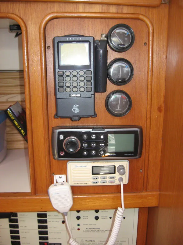 Nav. Desk