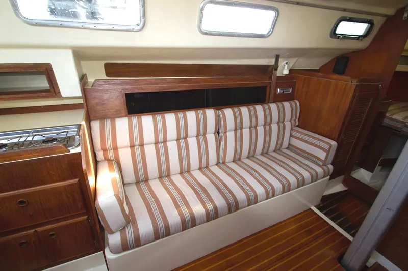 Port Settee