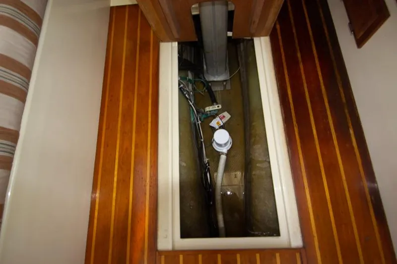 Electric Bilge Pump Pickup & Mast Step