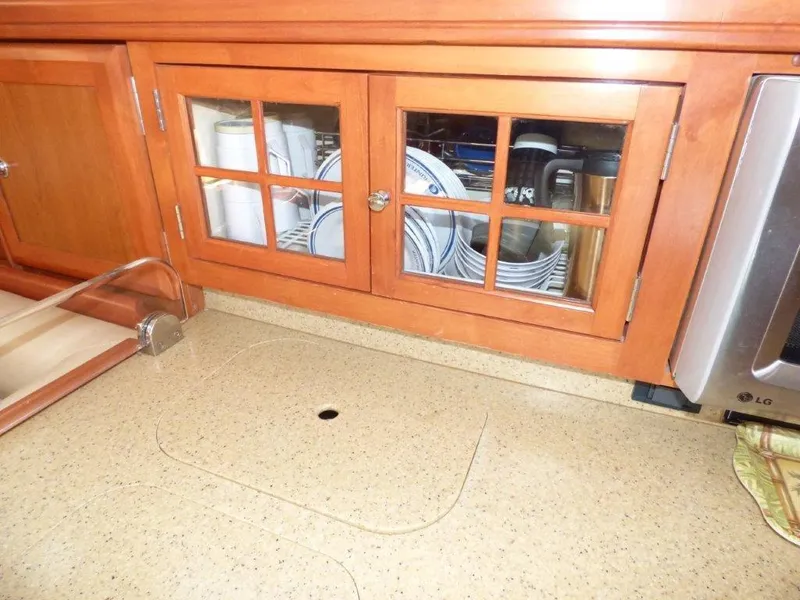 Dish storage and drying area