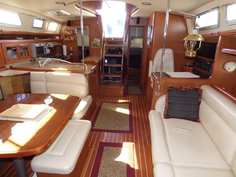 Fwd cabin looking aft into salon