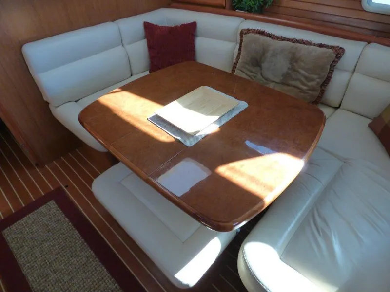 Salon table with leaf in