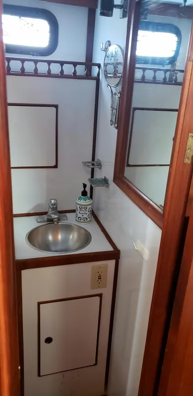 1979 CHB Aft Cabin