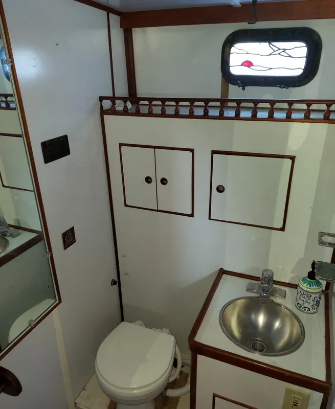 1979 CHB Aft Cabin