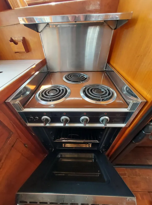1979 CHB Aft Cabin