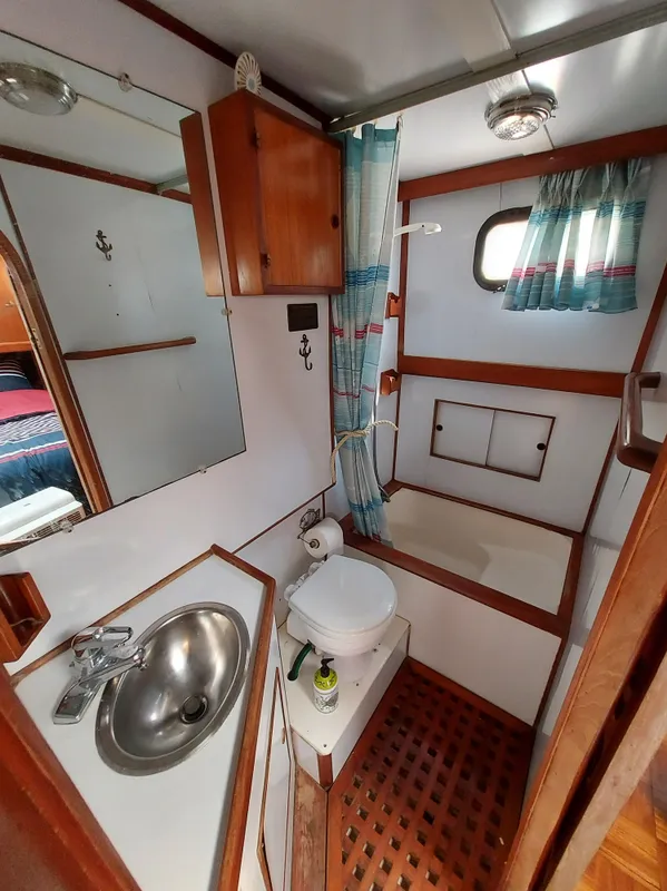 1979 CHB Aft Cabin