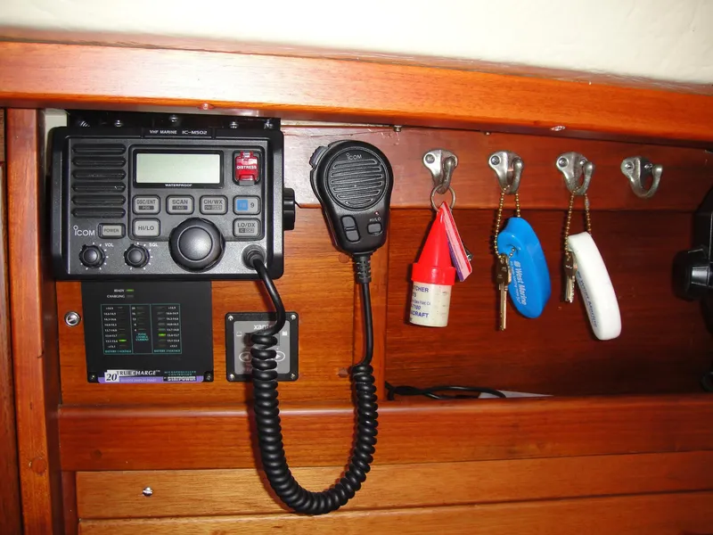 VHF AT NAV STATION