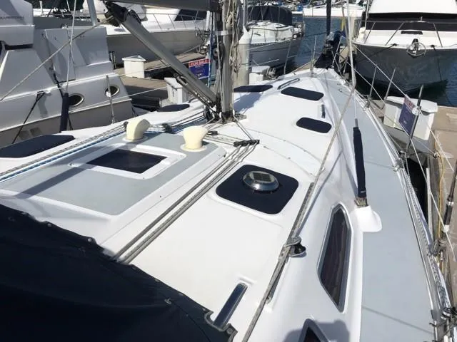 2004 Hunter 466