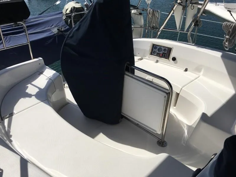 2004 Hunter 466