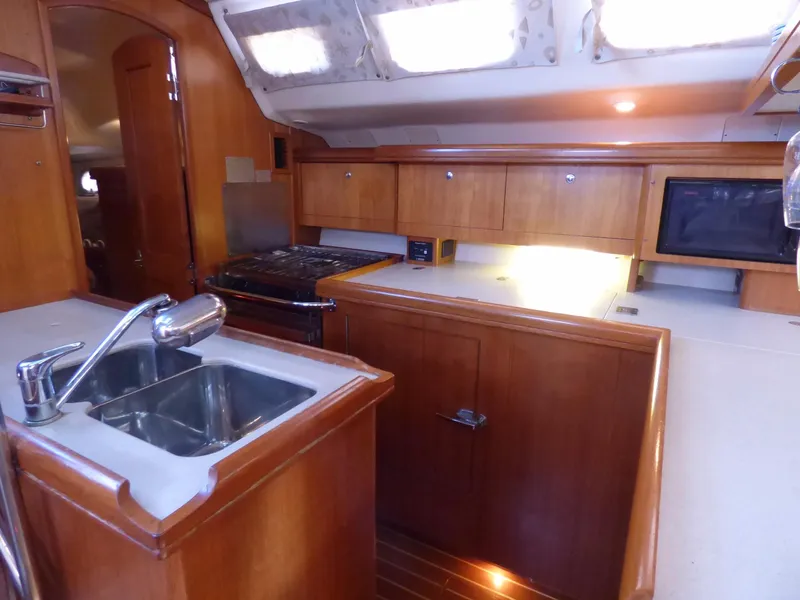 2004 Hunter 466
