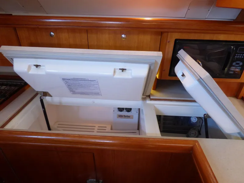 2004 Hunter 466