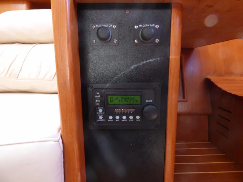 2004 Hunter 466