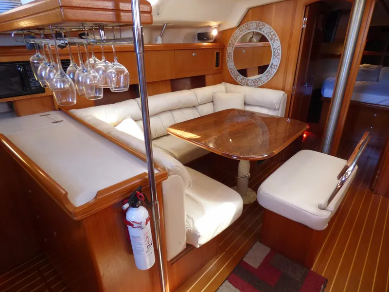 2004 Hunter 466