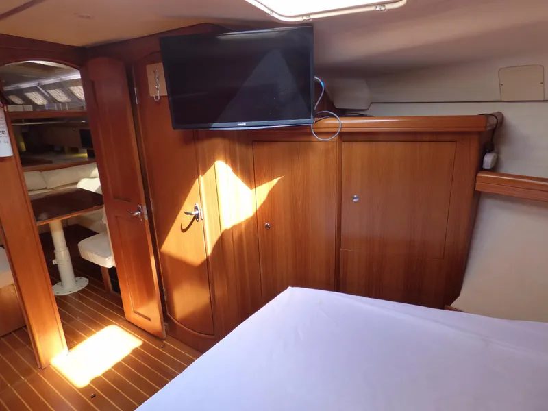 2004 Hunter 466