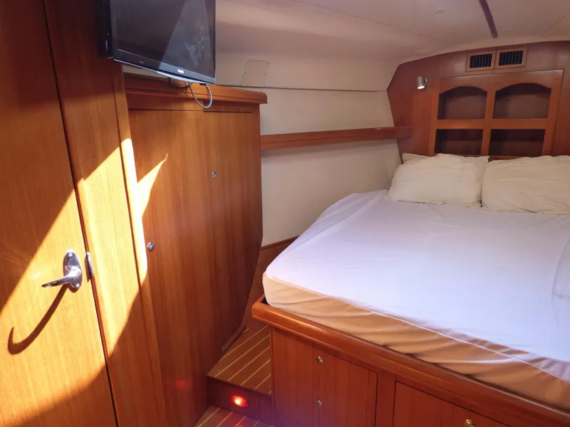 2004 Hunter 466