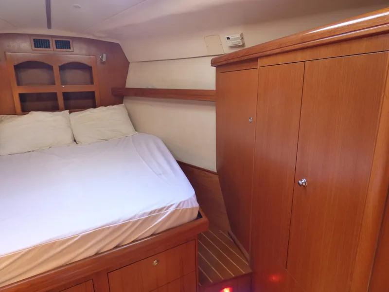2004 Hunter 466