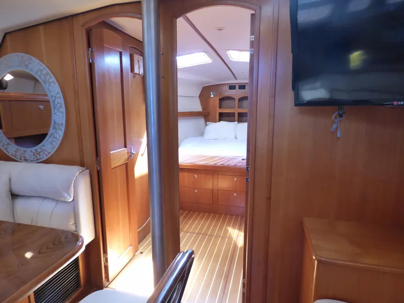 2004 Hunter 466