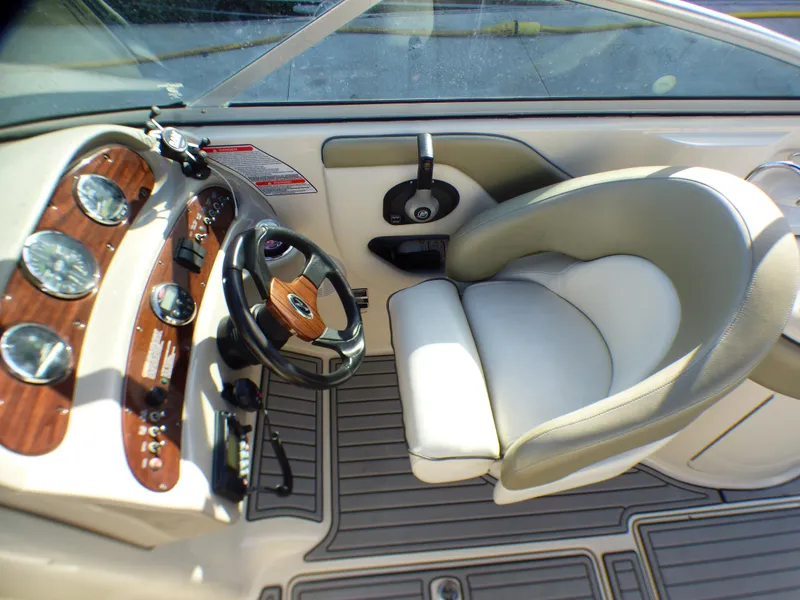 2006 Sea Ray 270 Sundeck