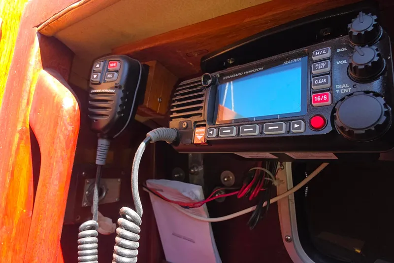 VHF radio equipment on 1978 Islander Freeport 41 sailboat, featuring Standard Horizon Matrix.