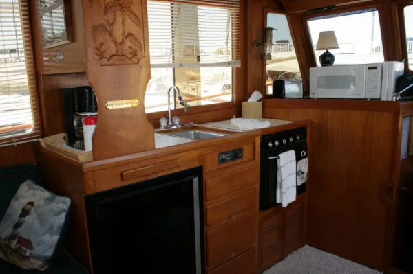 1985 CHB Aft Cabin