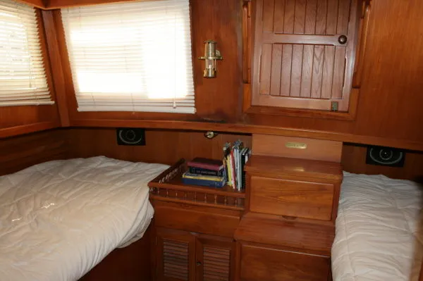 1985 CHB Aft Cabin