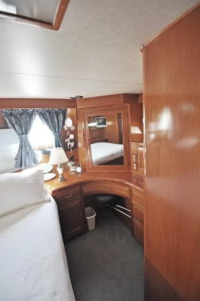 Vanity Master Cabin