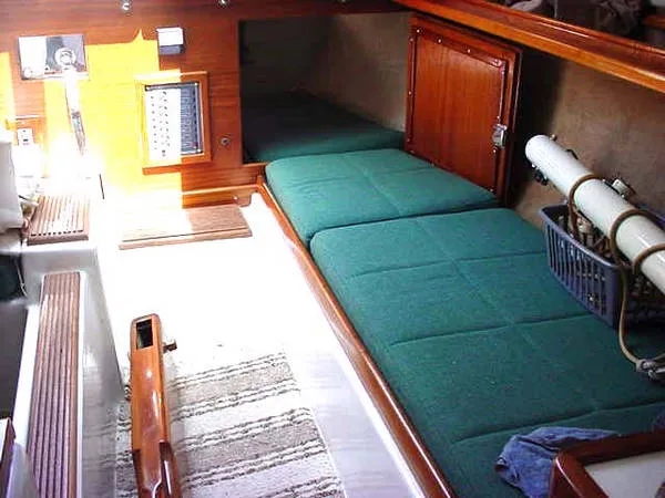 1975 MacGregor Venture of Newport