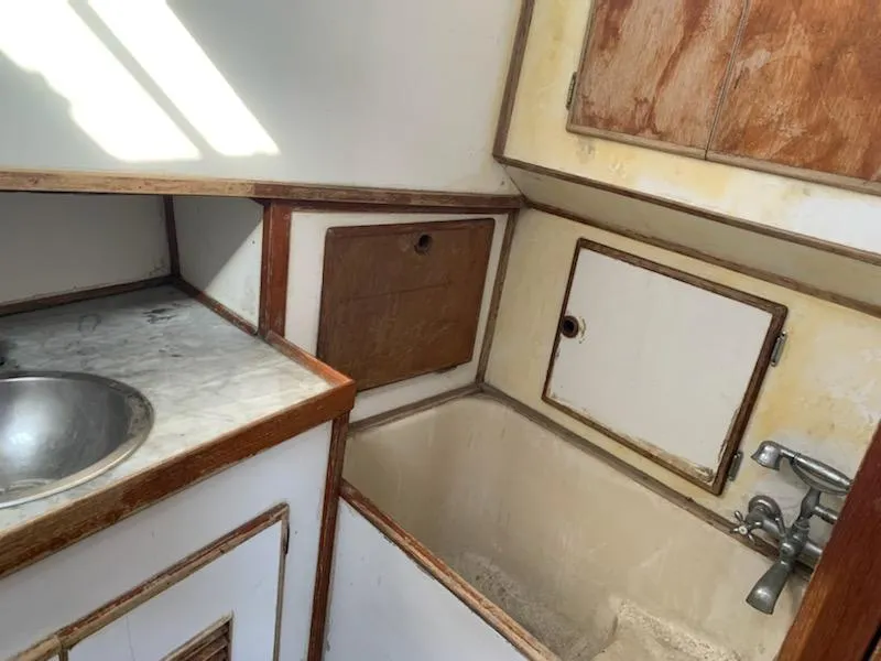 1980 Litton Sedan Trawler 41