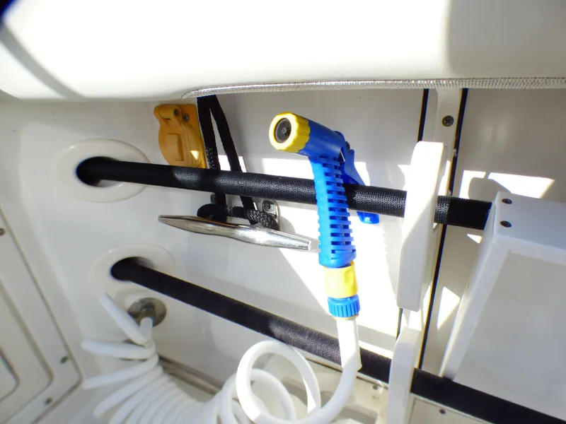 2005 Boston Whaler 305 Conquest