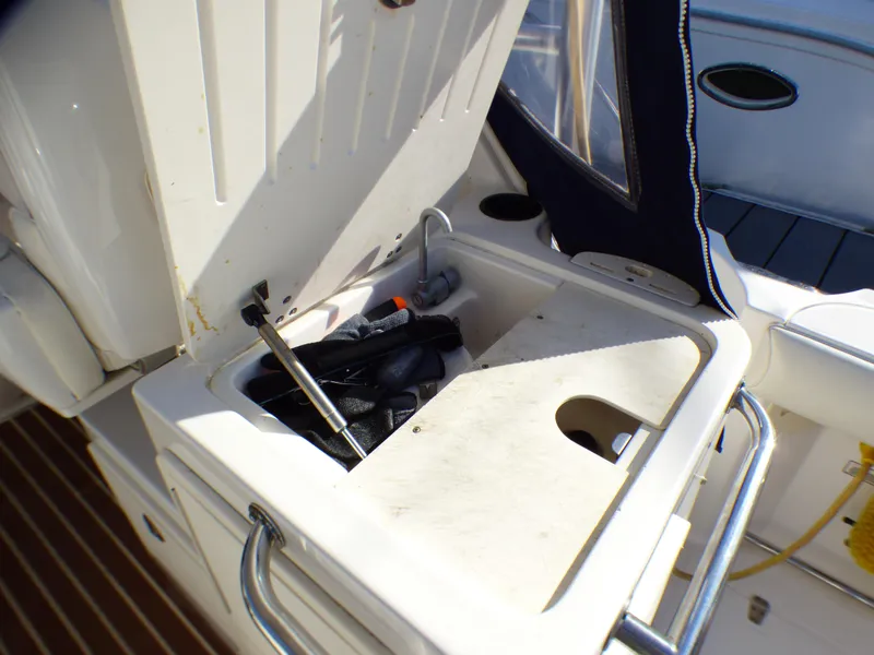 2005 Boston Whaler 305 Conquest