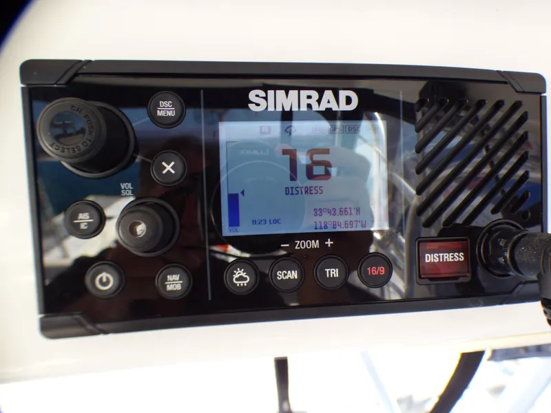 2005 Boston Whaler 305 Conquest