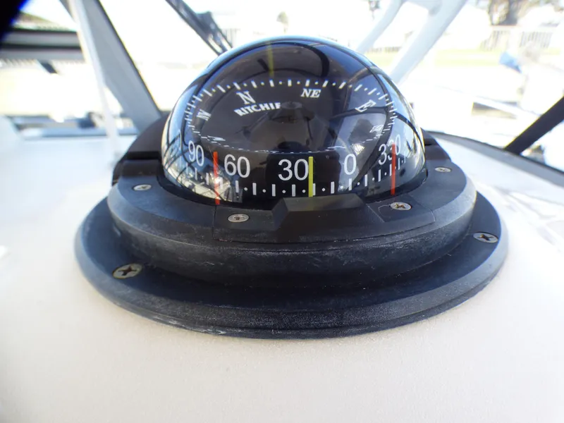 2005 Boston Whaler 305 Conquest