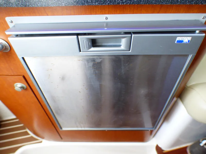 2005 Boston Whaler 305 Conquest