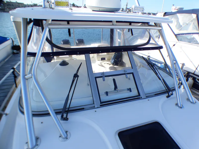 2005 Boston Whaler 305 Conquest