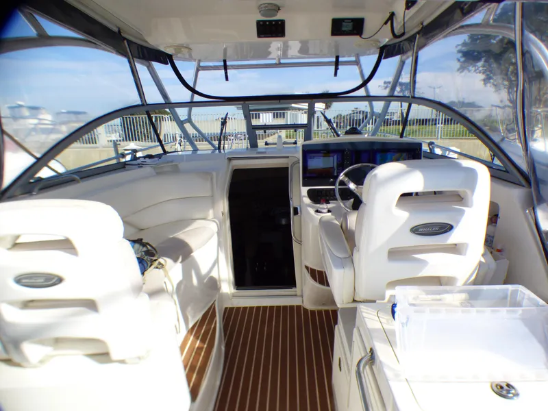 2005 Boston Whaler 305 Conquest