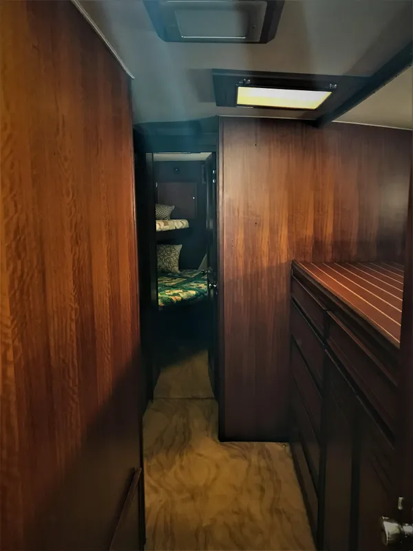 1977 Hatteras 46 Convertible