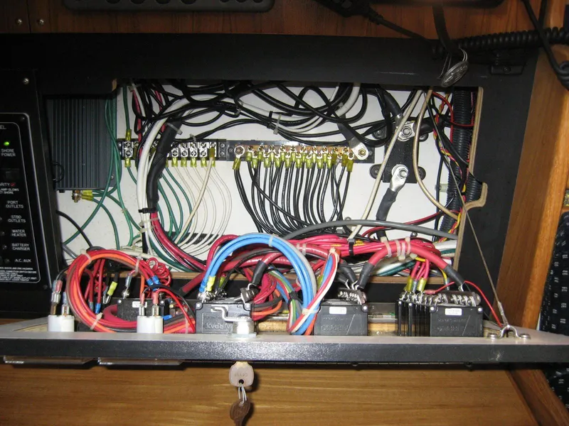 12Vdc & 120Vac Wiring