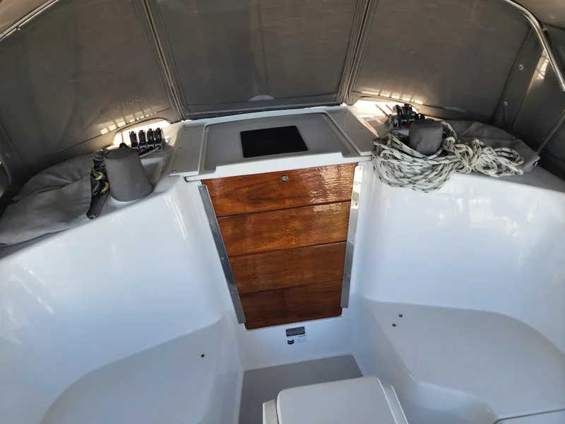 2004 Catalina 350