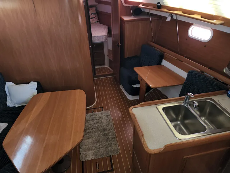 2004 Catalina 350