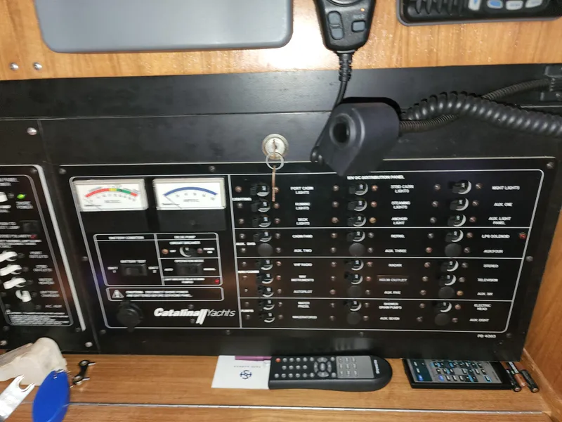 2004 Catalina 350