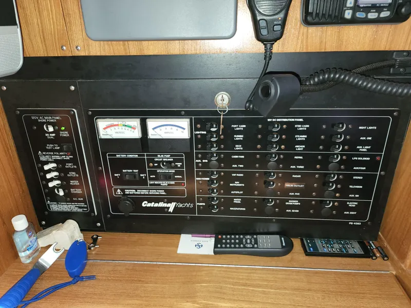 2004 Catalina 350