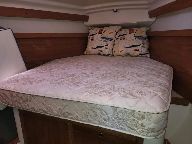 2004 Catalina 350