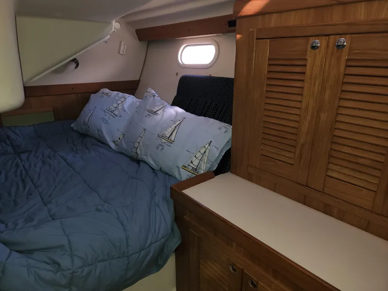 2004 Catalina 350