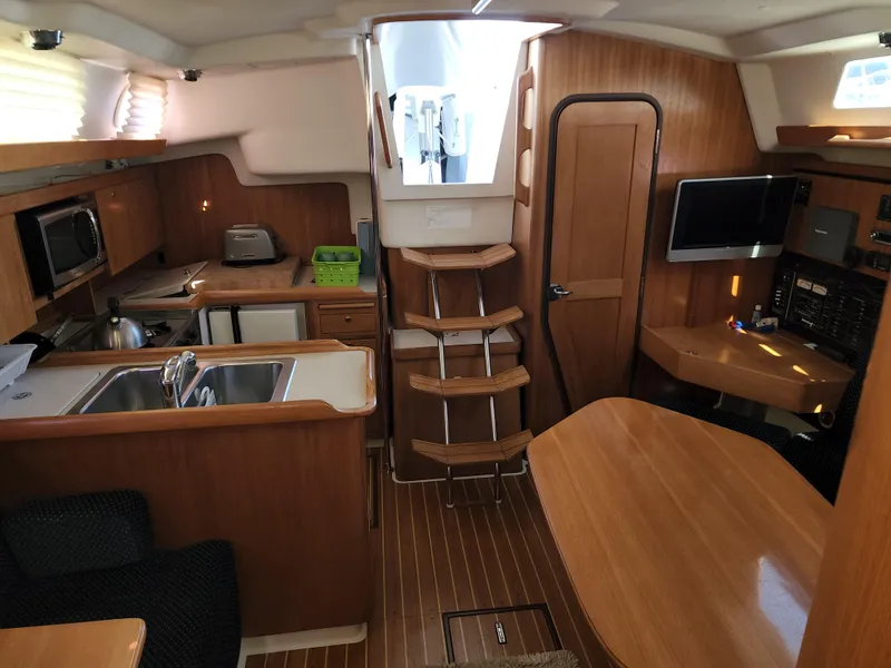 2004 Catalina 350
