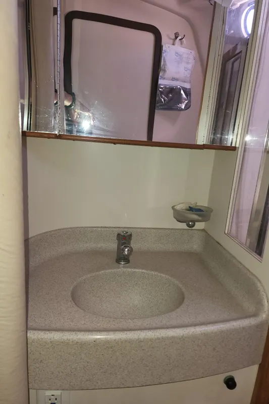2004 Catalina 350