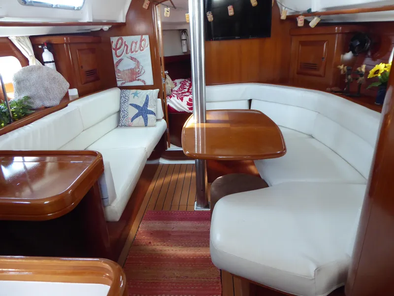 Main cabin 3