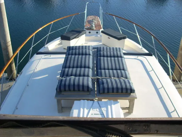 1986 Chris-Craft Constellation