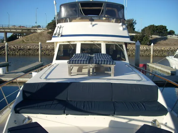 1986 Chris-Craft Constellation